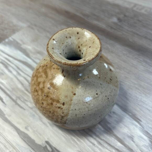 Handmade Studio Pottery Bud Vase Speckled Glaze Signed 3.25” Modern Rustic - Picture 2 of 9
